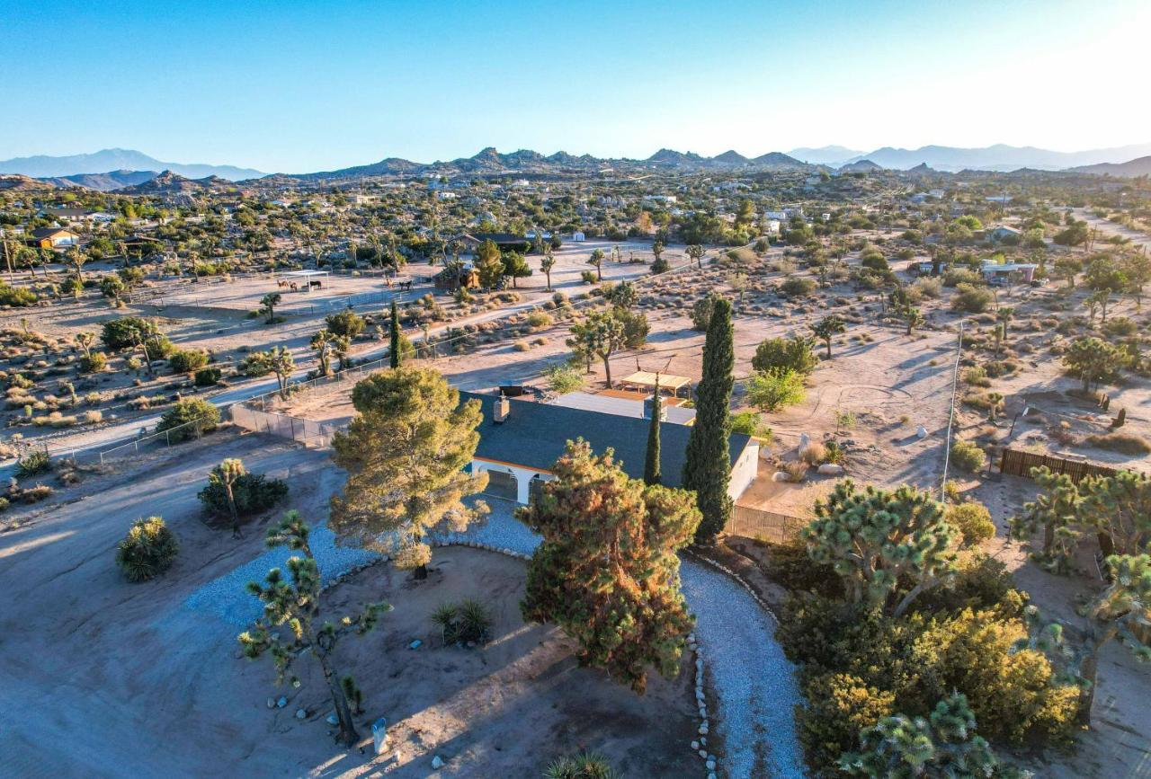 Dez-Art Retreat Villa Yucca Valley Exterior photo